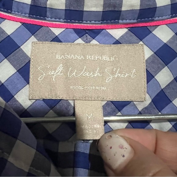 Banana Republic Blue and White Checkered Button Down Shirt - Picture 4 of 6
